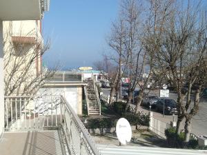 One-Bedroom Apartment with Sea View