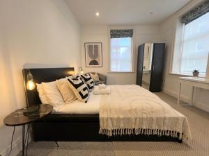 Stylish Central Flat Steps From Oxford Street!