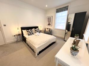 Stylish Central Flat Steps From Oxford Street!