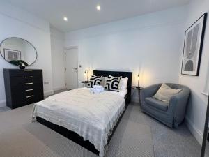 Stylish Central Flat Steps From Oxford Street!