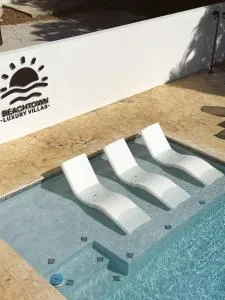 Beachtown Luxury Villas Apt 102 - San Antonio