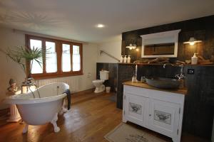 Bijoux mit Blick auf Blüemlisalp