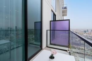 Cozy Studio with Sleek Design in JVC