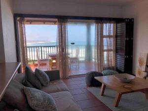 Lovely 3 bedroom holiday home with ocean view