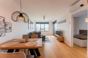 Flex SelfCheckIns 142 - Zagreb - Bedroom - Garage - Loggia - Zadvorsko