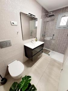 PMT01 - Modern, luxury with heated pool