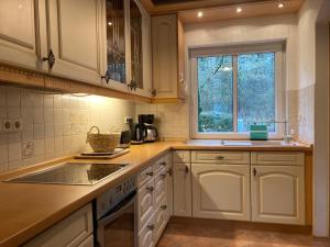 Gemütliches Ferienhaus am See, privater Steg, bei Berlin