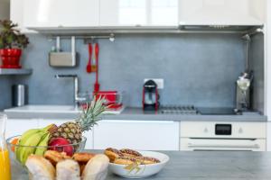 Grand T2 Hausmannien face à la Gare Hyères - THD Fibre - Park Proche - Clim