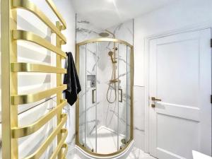 Brighton Central 3BR Apartment with Parking