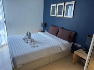 centara avenue 2br smart tv wifi