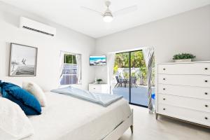 Siesta Key Village, Heated Pool, Beach Access 4 min Walk, 1bdr