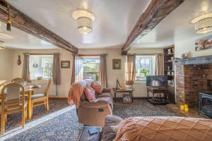 Drawell Cottage - Situated on a working farm
