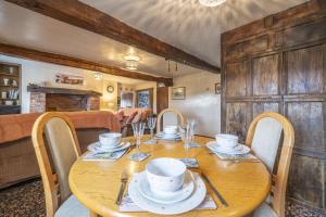 Drawell Cottage - Situated on a working farm