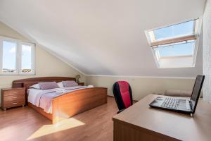 Spacious & Charming Apartment 128 m2 with Sea View