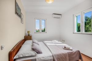 Spacious & Charming Apartment 128 m2 with Sea View