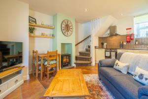 Bell Cottage - Cockermouth is five minutes walk to pubs, restaurants and shops