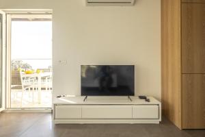 Waves Nazare - by Smarthomes