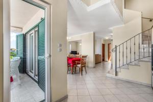 Spacious & Charming Apartment 128 m2 with Sea View