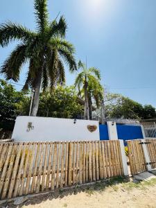 Cuatro Palmas Beach House