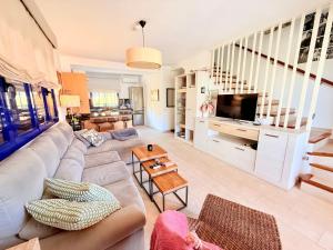 Cozy Corner Close to Beach, Golf and Shopping