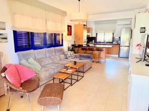 Cozy Corner Close to Beach, Golf and Shopping