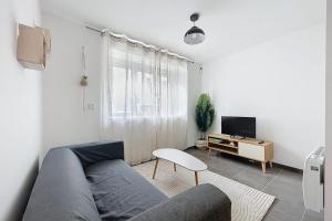 T2 apartment in the heart of Cuxac-dAude