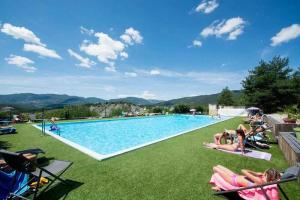 Campings Camping 4 etoiles - Piscine - ccbacgb : Mobile Home