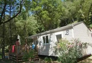 Camping 4 étoiles - Piscine - ccbadgb - Les Maillans