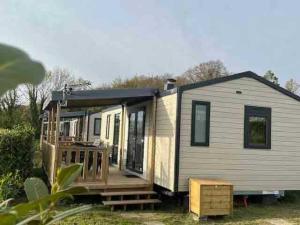 Campings Camping 3 etoiles - Piscine - ccbaeei : photos des chambres