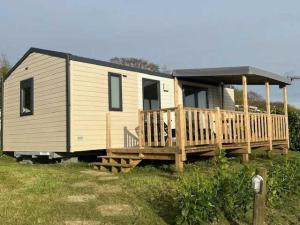 Campings Camping 3 etoiles - Piscine - ccbaeei : photos des chambres