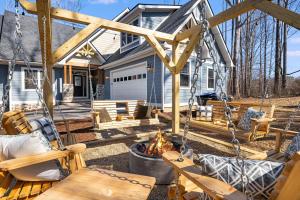 Secluded 5BR Stay,HotTub,Sauna,GameRoom,FirePit