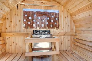 Secluded 5BR Stay,HotTub,Sauna,GameRoom,FirePit