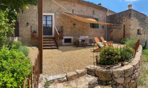 Riverside farmhouse with olive grove