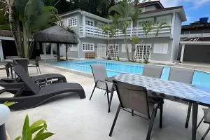 Linda casa na Barra do Sahy 1 (Litoral Norte SP) - باليا