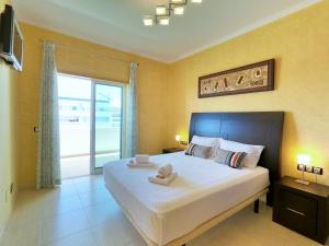 Algarve Beach Vibes Apartment 2, WiFi, Pool, AC