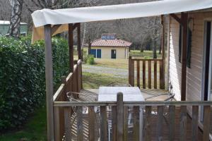 Campings Camping de Ladignac Le Long Bel air : photos des chambres