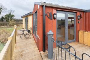 Red Sheds Cabin Herons Den