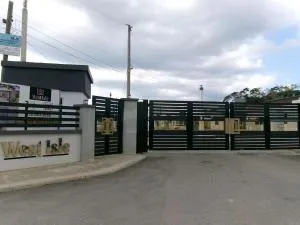 Between the city and the sea - Revival