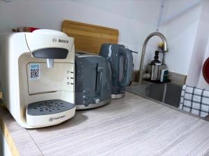 Charm Retreat in central Brighton- Studio Ap with kitchenette