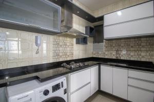 MTEY83 - 1 Dorm, Av. Brasil, Climatizado, Garagem