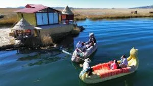 Uros Aruma Uro Lodge - Uros
