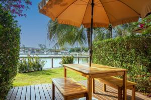 Duplex em Búzios com Suítes e Piscina | CLC 11