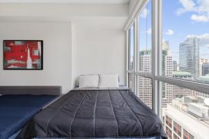 CN Tower Lake view 2 Bedroom Suite