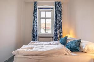 Viennas Finest Spacious 2BR & 1LR Apartment