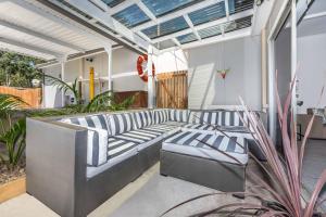 Kookaburra Krib Walk 2 Little Beach and Shoal Bay