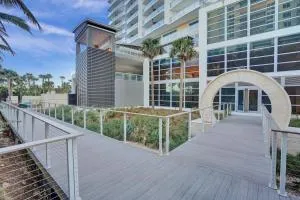 Luxury Ocean View 2BR - Singer Island