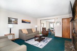 Hillside Hideaway Community Pool Grill MORE