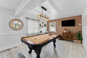 Seminole Beachhouse with Pool.Hottub.putput