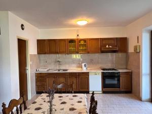 Beachfront Apartment Mery, Kneže