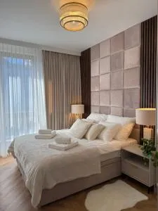 Apartment Royal Wilanów with gym, sauna and private parking space - Powsinek